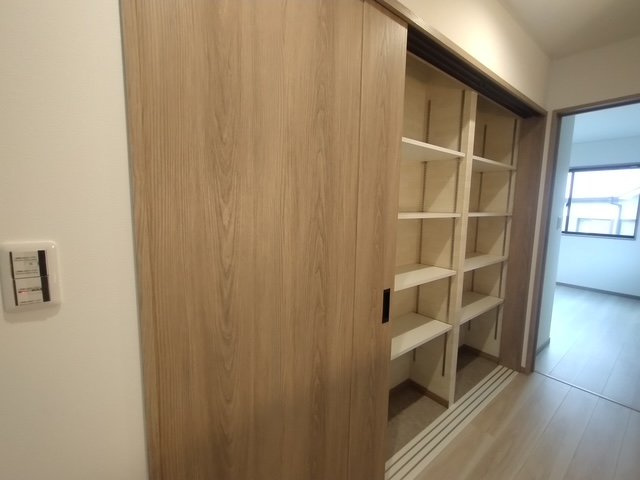 塩屋町４丁目　新築戸建の収納