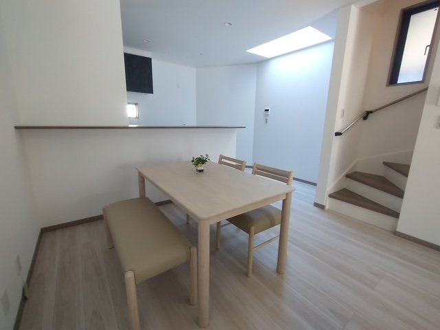 塩屋町４丁目　新築戸建の居間・リビング