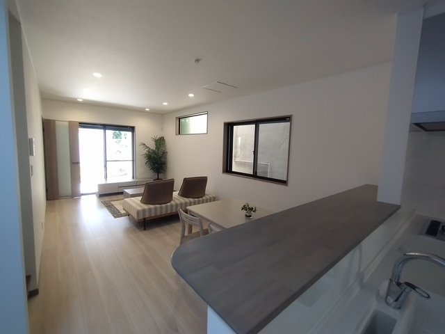 塩屋町４丁目　新築戸建の居間・リビング