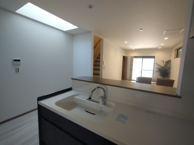 塩屋町４丁目　新築戸建の居間・リビング