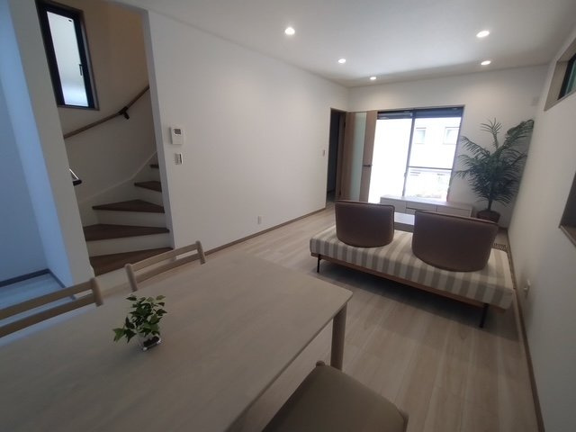 塩屋町４丁目　新築戸建の居間・リビング