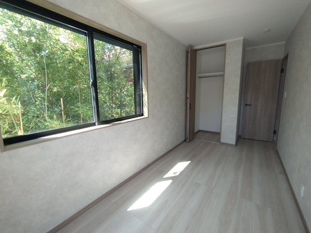 塩屋町４丁目　新築戸建の洋室