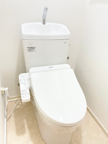 中本ビルのトイレ|温水洗浄便座付きトイレ