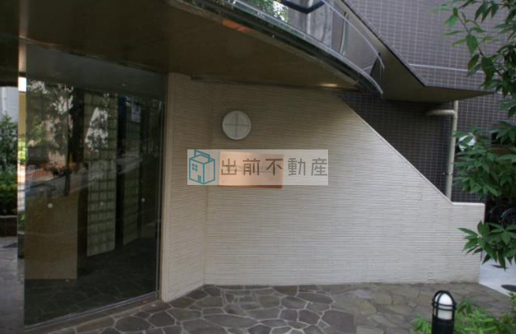 レナトゥス四谷のエントランス