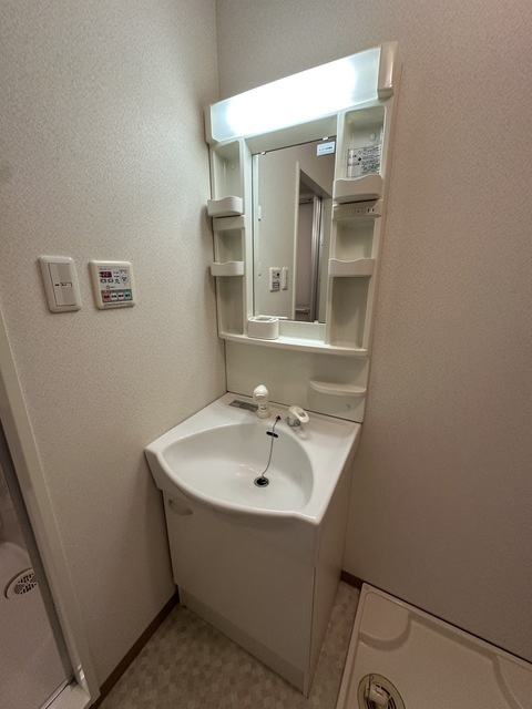 エセレンテの独立洗面台|参考写真