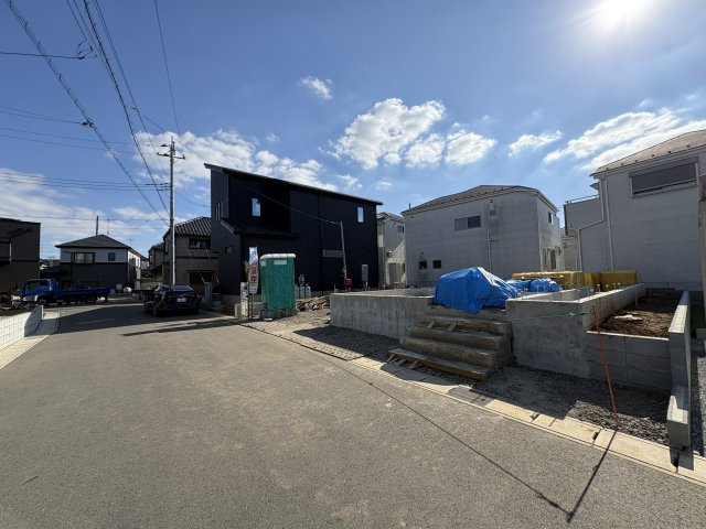 野田市尾崎第19　新築戸建　1号棟の前面道路含む現地写真