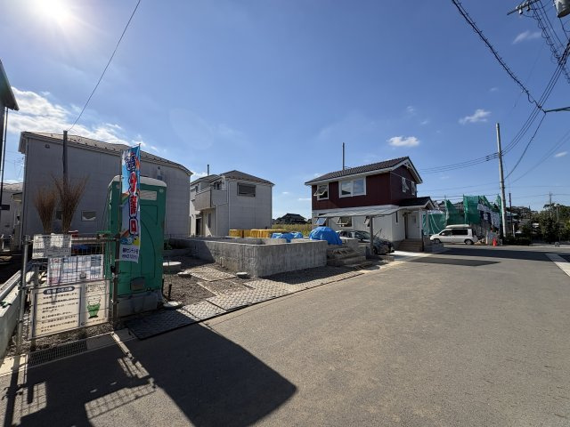 野田市尾崎第19　新築戸建　1号棟の前面道路含む現地写真