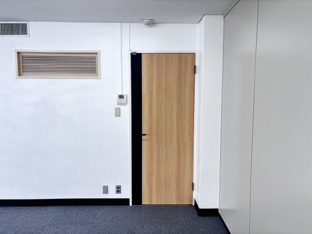 リアライズ谷町ビルの玄関