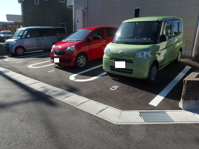 BIFROST　Aの駐車場