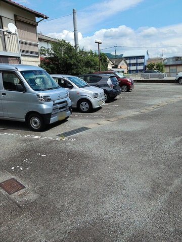 サンビレッジ久の駐車場