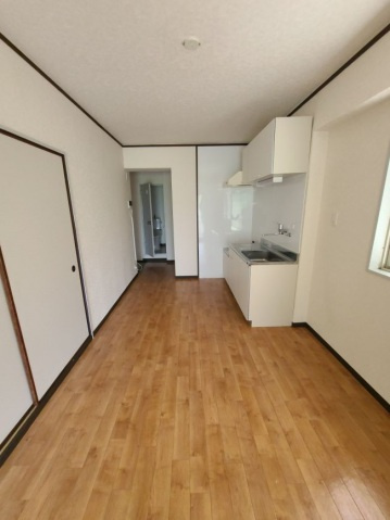 メイゾン小町の居間・リビング|DK7.5帖