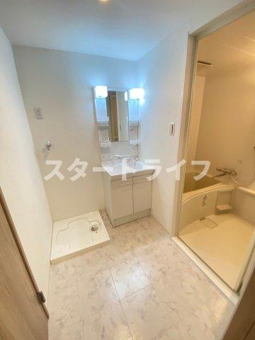大阪市淀川区木川東２丁目のアパートの洗面所