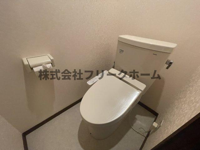 武蔵野市桜堤２丁目の賃貸マンションのトイレ