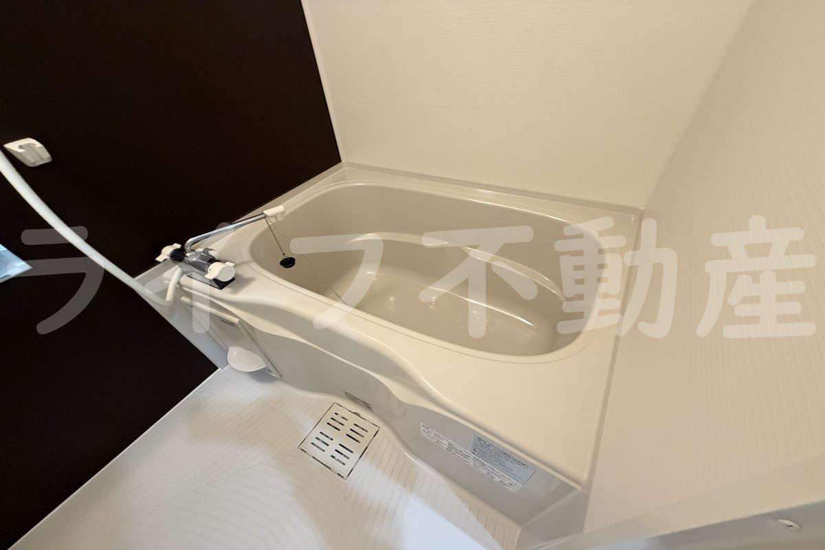 フジパレス箱殿町の浴室