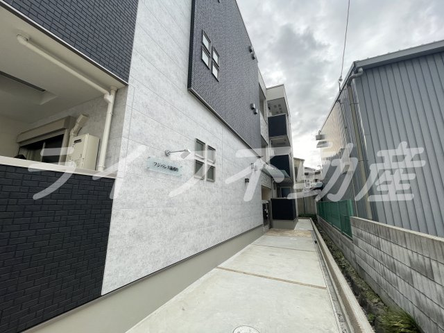 フジパレス箱殿町のエントランス