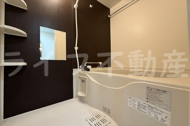 フジパレス箱殿町の浴室
