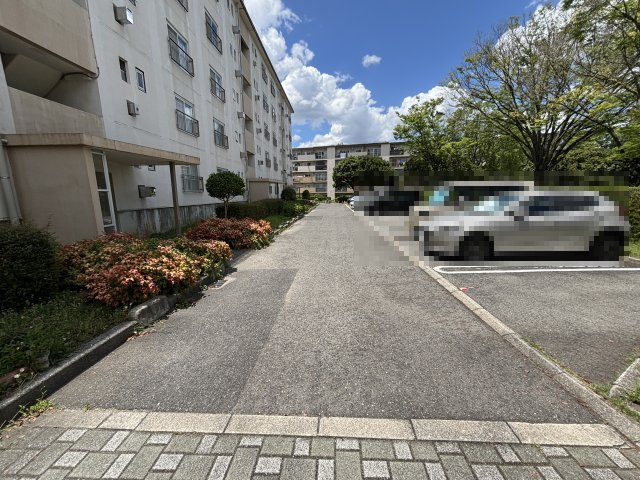 泉北竹城台2丁8号棟の駐車場