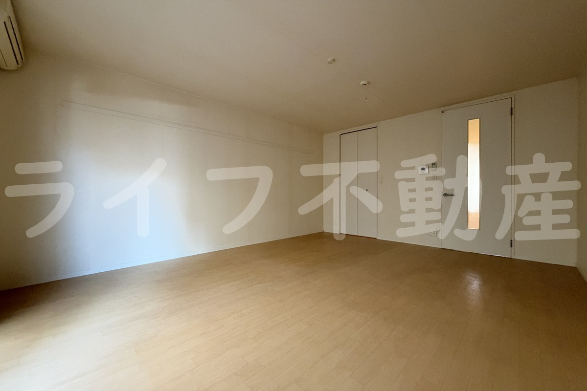 プルミエール A.Bの居間・リビング|ゆったりとした居間です