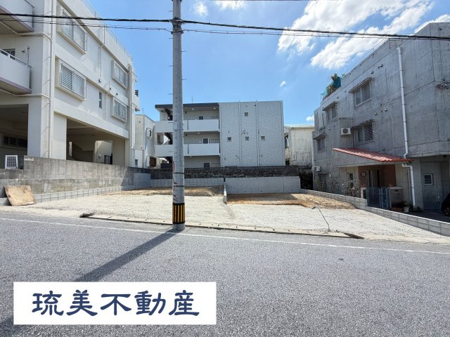 浦添市城間1丁目2592番（全2棟）