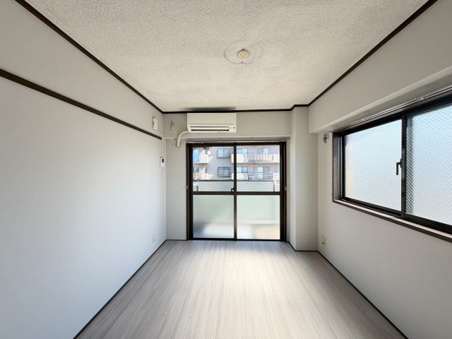 リーフ塚口の居間・リビング