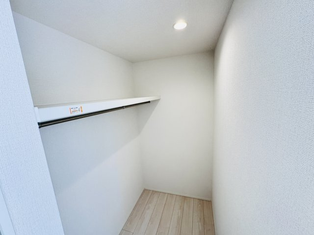 松戸市栄町西１丁目新築戸建【古ヶ崎小学校：6分】の収納|7.5帖寝室・ウォークインクローゼット