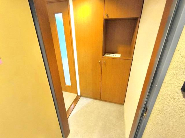 ローレル花隈の玄関|収納もたっぷりあるので、靴がたくさんあっても安心！
気持ちの良い朝は、毎日ここからスタートしていきます
