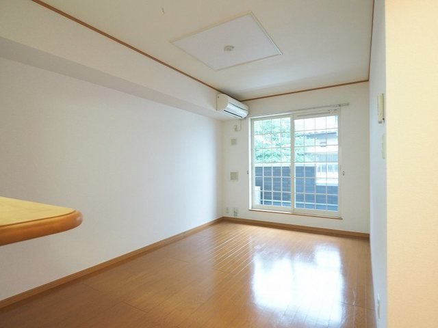 レフィナード三番街　Ⅱの居間・リビング|居間です