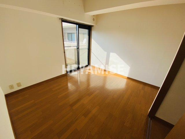 パインパレスの洋室|※反転間取りの別の階のお部屋の写真です※