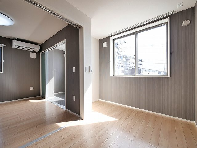 京成Ⅱ-Ⅰの内装|明るい色調の室内です