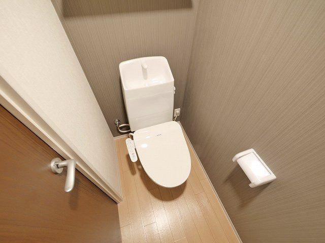 京成Ⅱ-Ⅰのトイレ|落ち着いた色調のトイレです