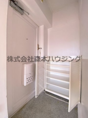 【収納】 | 　ビレッジハウス招提　3号棟 | シューズボックスついてます