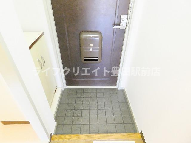 グレースピア百草園の玄関