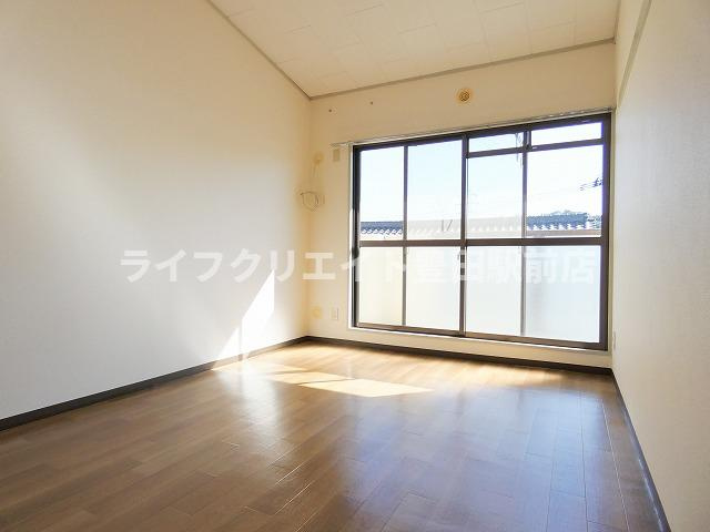 グレースピア百草園の居間・リビング