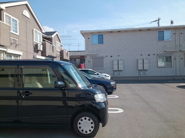 ボナールセカンドハイツの駐車場
