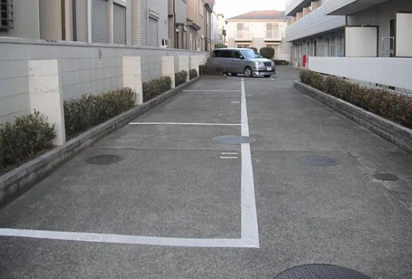 船橋市本中山３丁目のアパートの駐車場