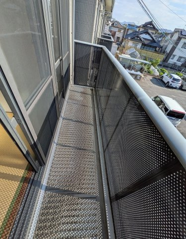 シャーメゾン緑井B棟のバルコニー
