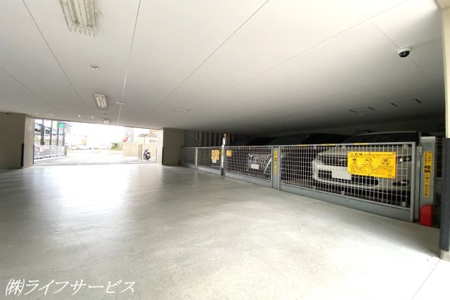 【駐車場】 | シャリエ新大阪 | 敷地内駐車場