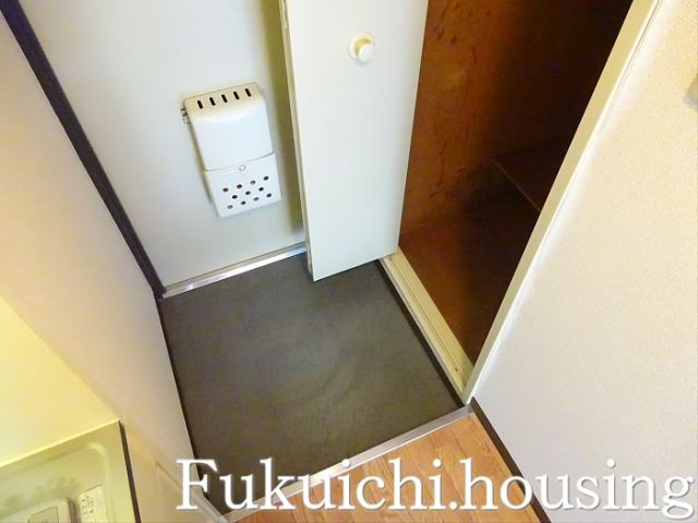 スカイコート下高井戸の玄関