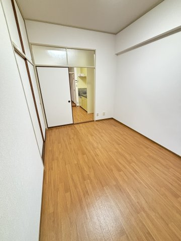 【寝室】