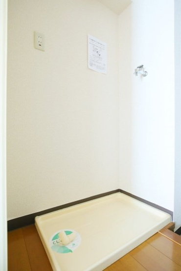 【設備】 | メゾンドール西荻窪 | 室内洗濯機置場