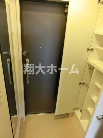 スカイコートパレス両国弐番館の玄関