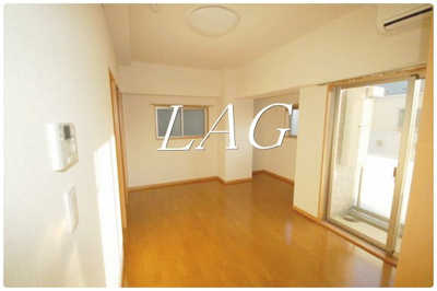 【居間・リビング】 | ライツェント石島 | 洋室のお部屋です。