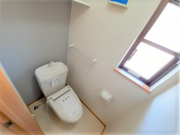 ヴィラ・弥生桜Ｃのトイレ|シンプルで使いやすいトイレです