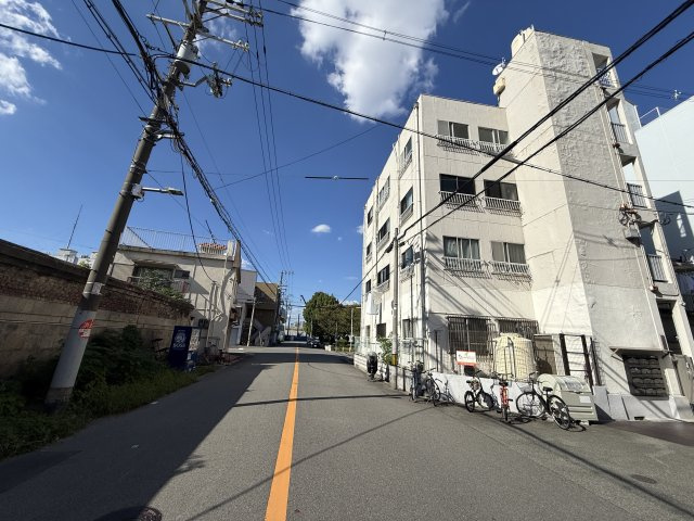 コーポ豊崎の外観|西側前面道路です！南側から撮影！
