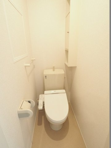 クロスハーバーⅢのトイレ|ゆったりとした空間のトイレです