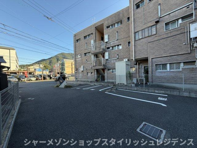 エルカーサ門司駅前の駐車場