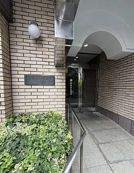 シルバープラザ白山のエントランス