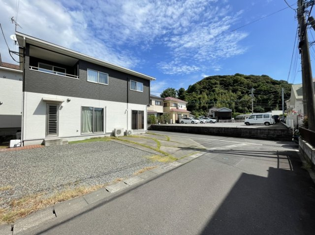 鹿児島市清和四丁目戸建ての前面道路含む現地写真