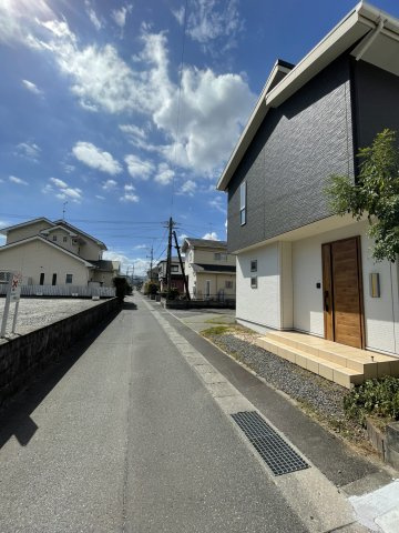 鹿児島市清和四丁目戸建ての前面道路含む現地写真