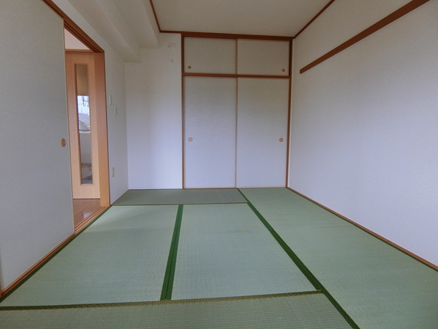 マンション　ラ・ベルヴィの和室